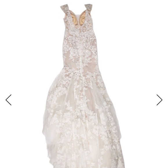 Monique Lhuillier Wedding Dress - Picture 2 of 6